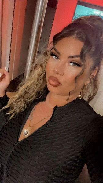 Latifa — 15 / 24