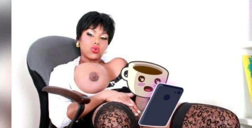 Nur Bis Samstag Ts Monalisa Super Heiss Grosso Schwanz — 4 / 5