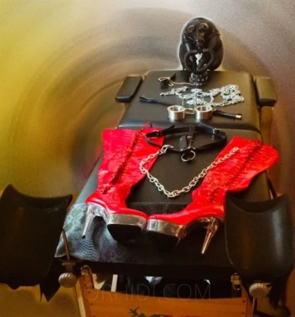 Bizarrlady - Nur Videochat, Telefonsex & Videoclipverkauf — 2 / 23