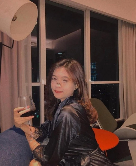 Natalia — 2 / 3