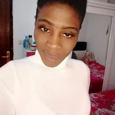 Luna, Escort, Al Farwaniyah