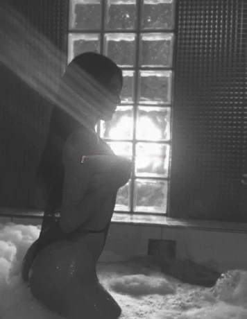 Estefany Morena — 3 / 12