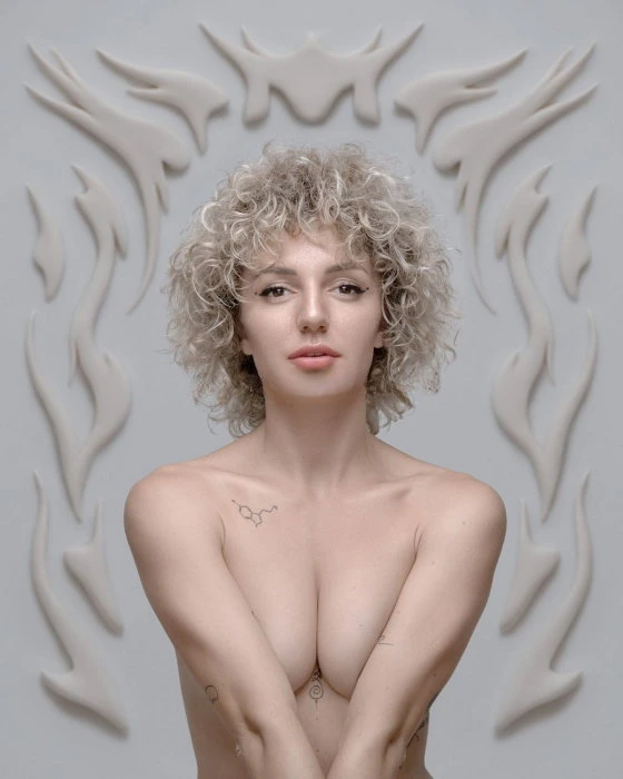 Vikki — 5 / 8