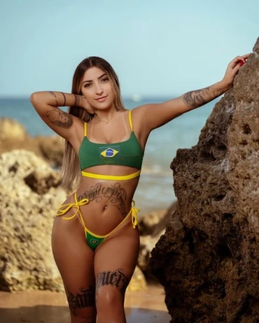 Alejandra — 10 / 12