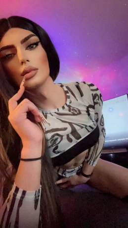 Trans Melanie — 3 / 5