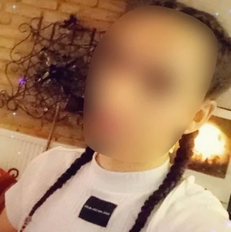 Latina T**n Anna im Haus 54 — 5 / 8