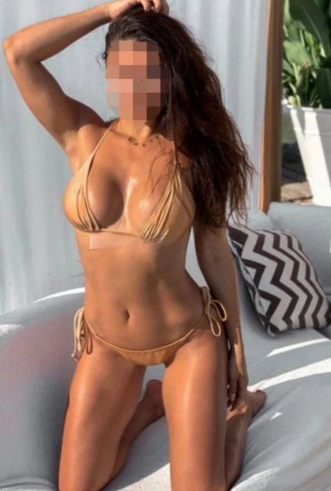 Adriana, Escort, Seville