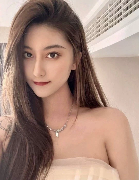 Xiexie, Escort, Paris