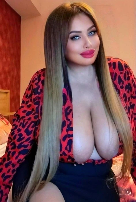 Lucia Bella — 3 / 13