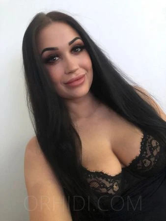 Katja — 2 / 5