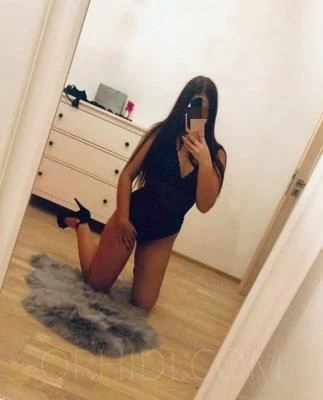 Ella — 2 / 3