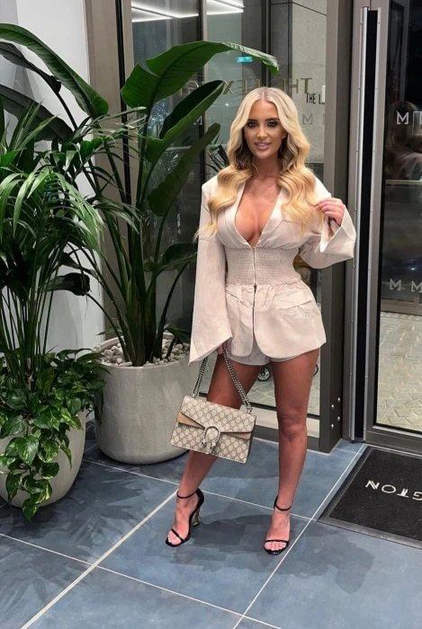 Vika, Escort, Bolzano