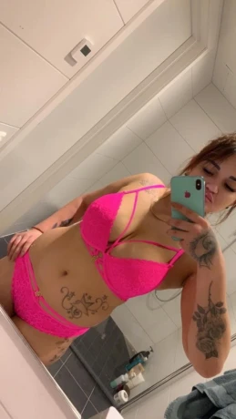 Monika Im Goldenbeach — 2 / 4