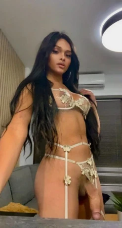 Aghata Veras — 3 / 10