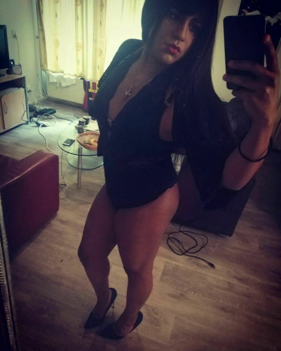 Lioni Ts, Escort, Lisbon