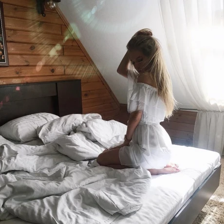 Nadya — 4 / 5