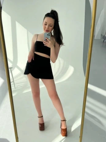 Mia — 2 / 13