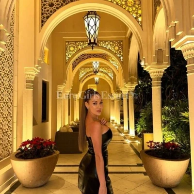Julie, Escort, Paris