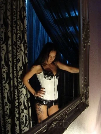 Cora Ink - Deutsche Frau - NEU — 3 / 6