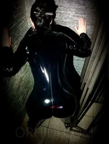 Deutsche Milf Sofie - Zum 1. Mal! — 5 / 8