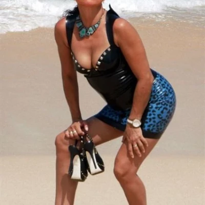 PRIVATSTUDIO MADAME-DOMINIQUE, Escort, Passau