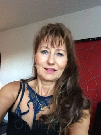 Lady Corinna nur Massagen kein GV — 7 / 8