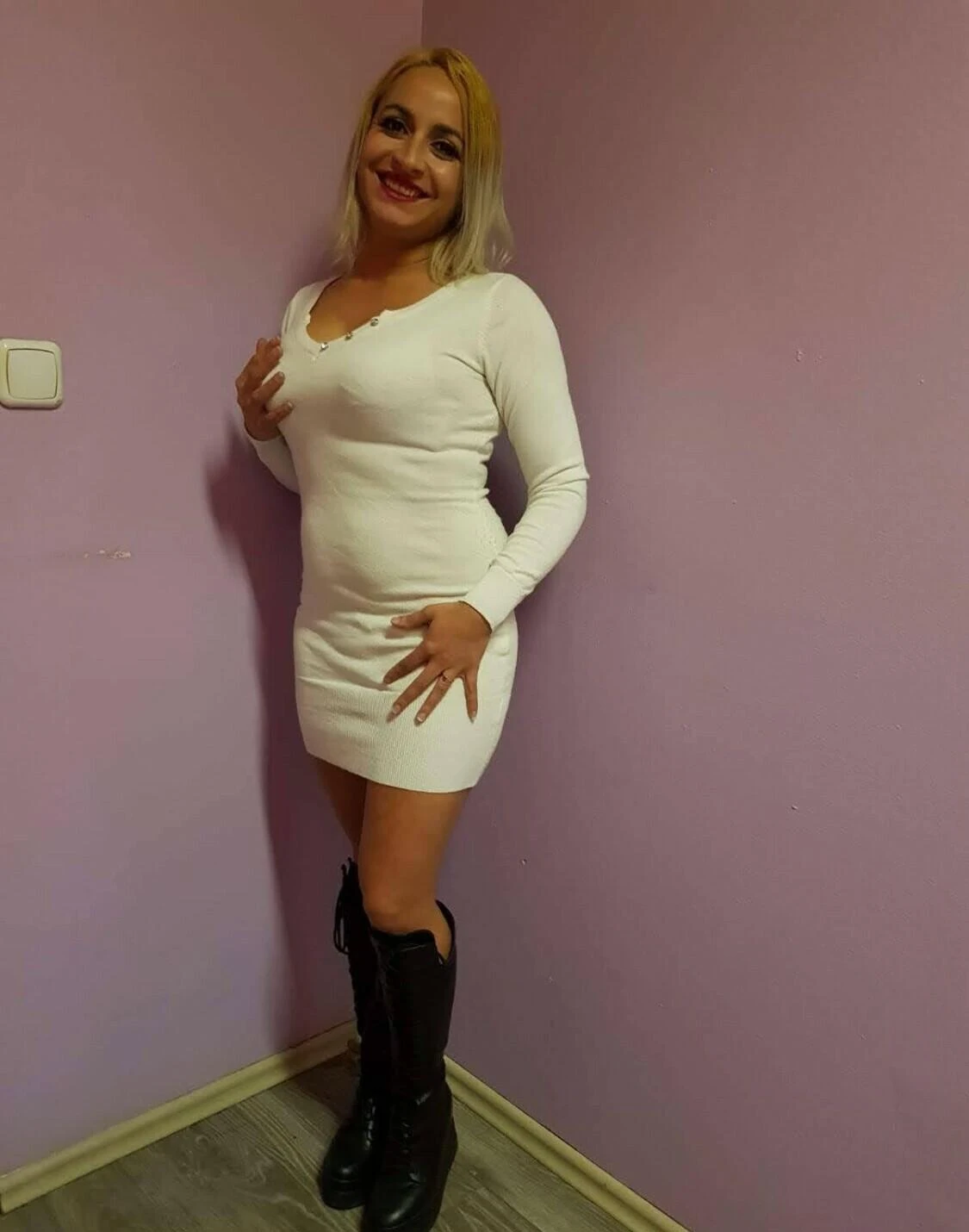 Claudia — 4 / 5
