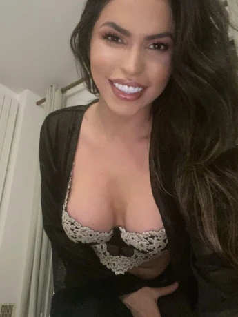 Livia Guevara — 1 / 12