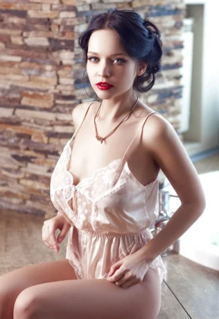 Mia — 1 / 3