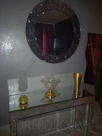 Massage Lounge — 1 / 5