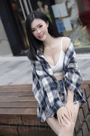 Lusi, Escort, Bochum
