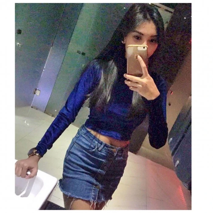 Julia Dewi — 5 / 6