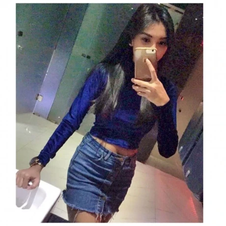 Julia Dewi — 5 / 6