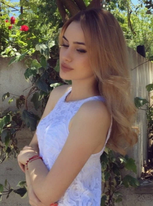 Zlata — 2 / 4