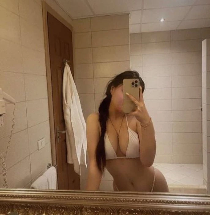 Venus — 2 / 6