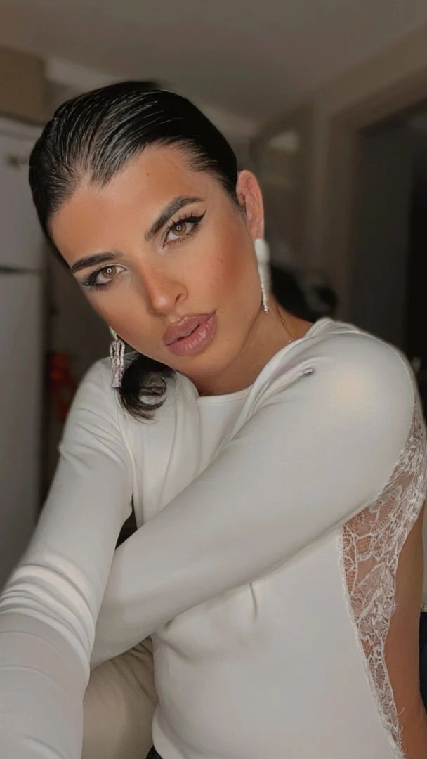 Sahra Ates, Escort, Istanbul