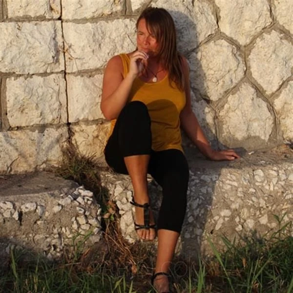 MELINA — 2 / 3