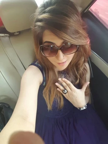 Model Amaya — 3 / 4