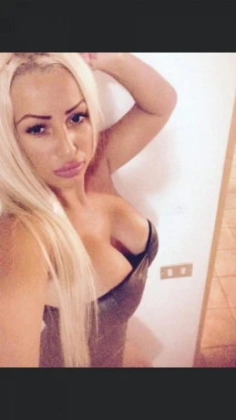 Hot Jasminne — 4 / 5