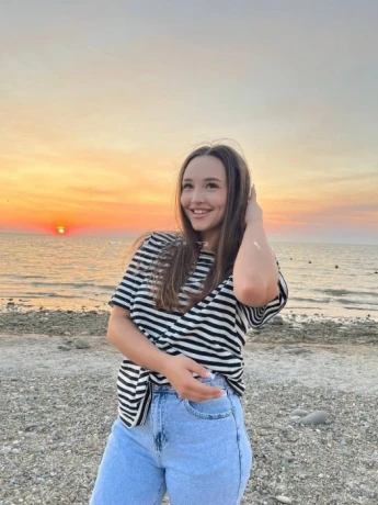 Mia — 6 / 8