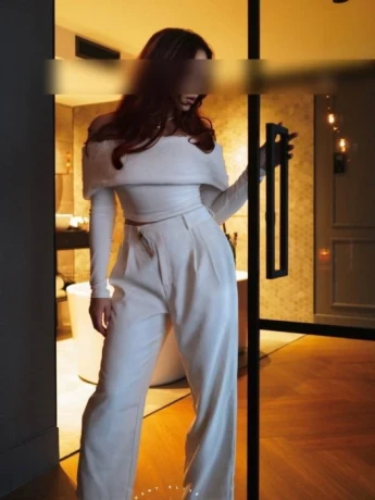 Nina Delvaux — 5 / 8