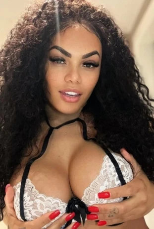 Luna Feraz — 4 / 6