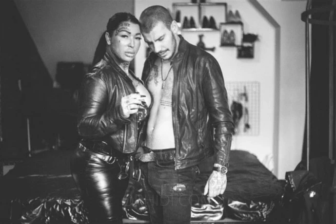 Domina Vicky — 14 / 24