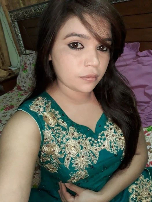 Sana Khan — 5 / 8
