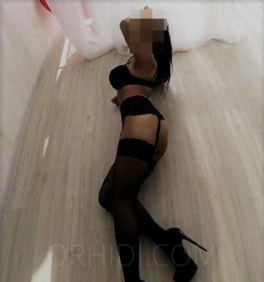 Sandra — 2 / 3