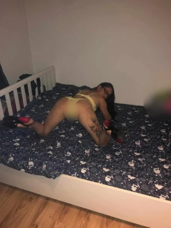 Christina Neu — 1 / 3