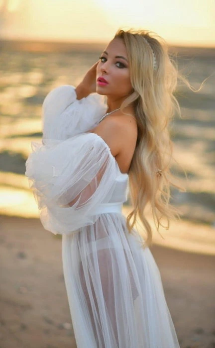 Alina — 3 / 5