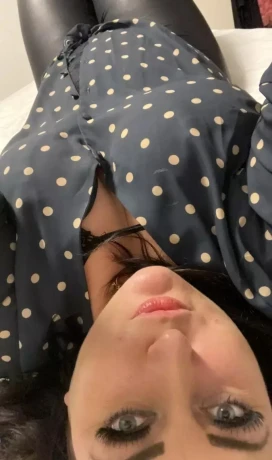 Sylvie Is Geil — 2 / 17