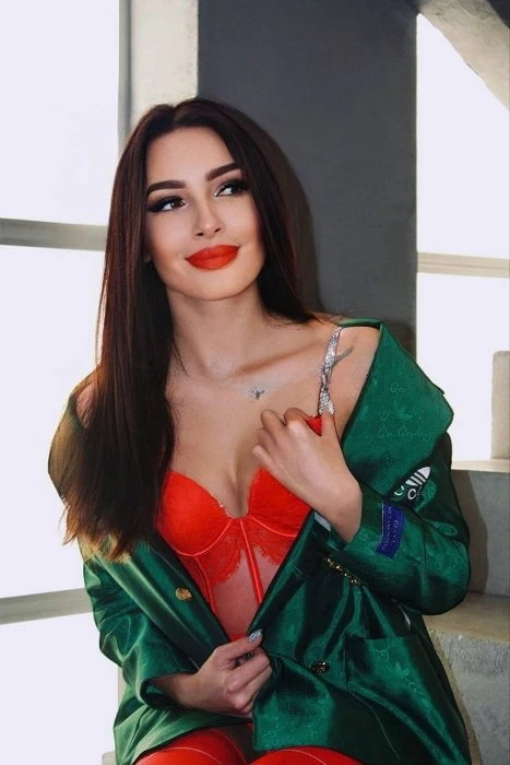 Yana — 2 / 6