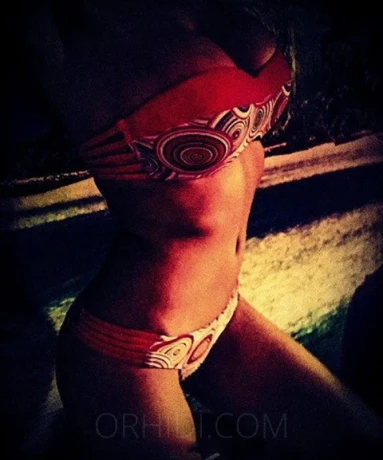 Daniella (25) — 1 / 3